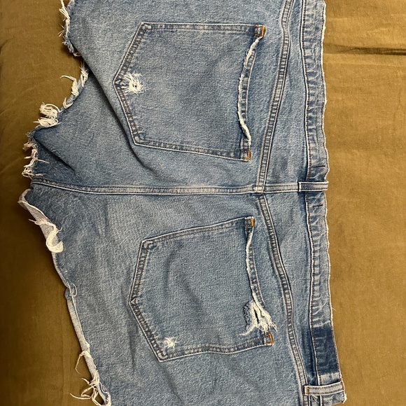 Abercrombie & Fitch The mom Short High Rise - Picture 2 of 3